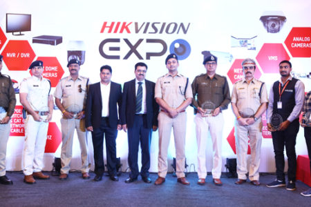 Hikvision Expo concluded bravery awards to 7 police personnel