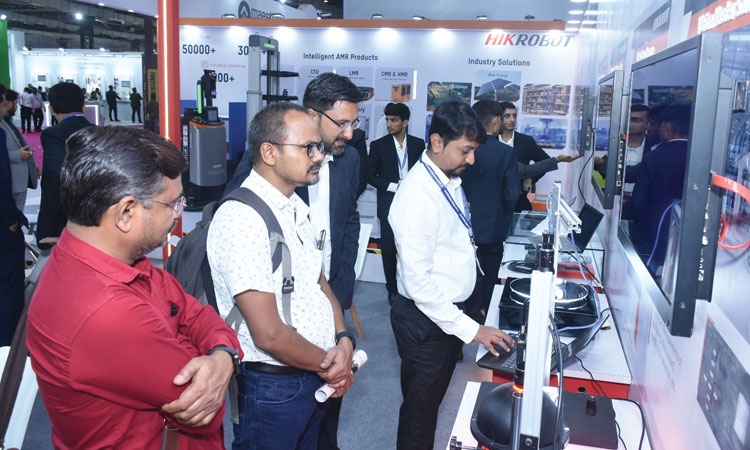 Hikrobot Shines at Automation Expo with Launch of Four New Machine Vision Products and Display of Mobile Robots